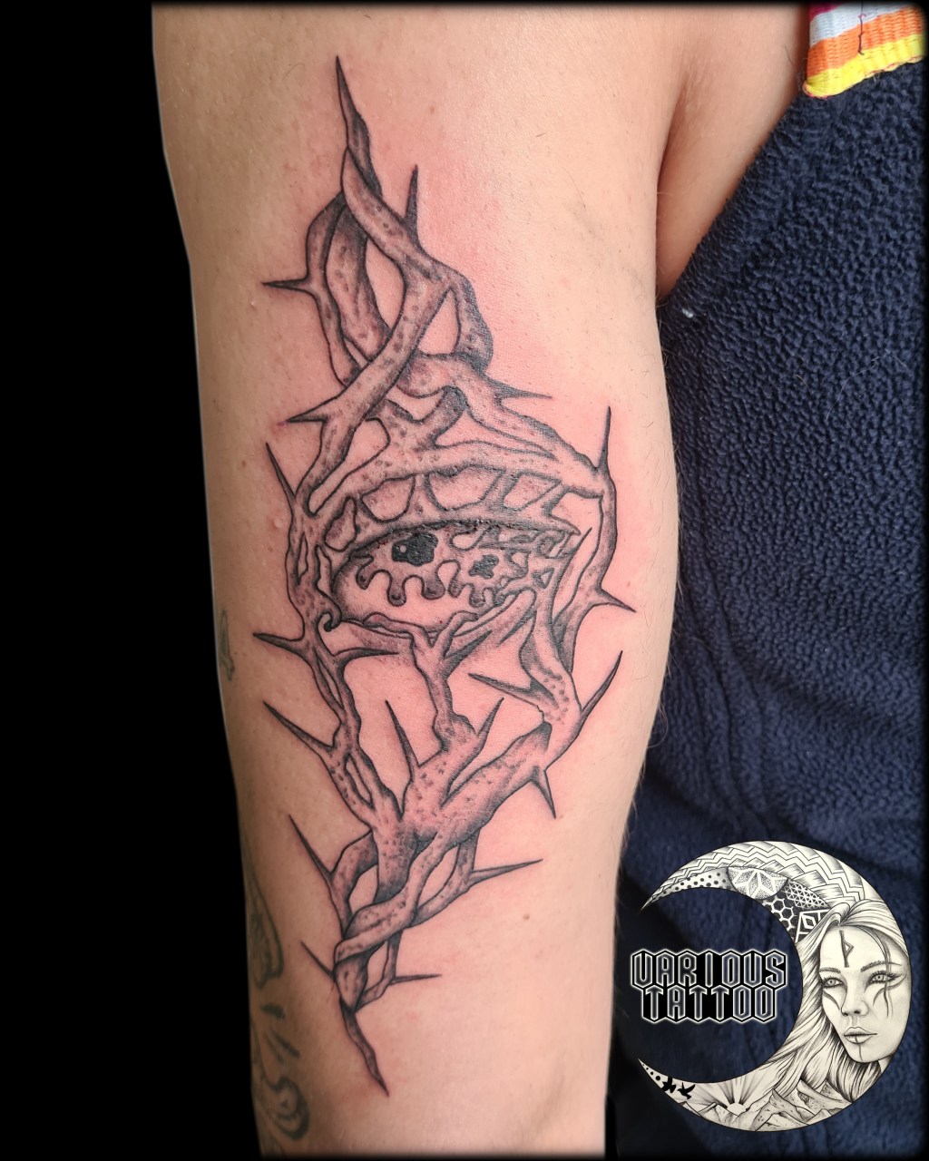 Ronce et Œil&nbsp;psychédélique